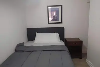 Image de Cozy Room Steps from Lake Ontario