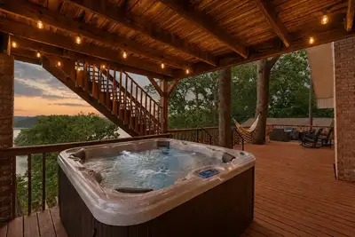 Image de Best Lake View: Lee's Ford Marina, Hot Tub, Sleeps 16