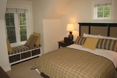 Image de Fully equipped cottage on Lake Joseph at Rocky Crest, Lakeside development.