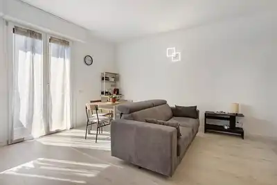 Image de Just a few minutes from Linate, the M4, and Fabrique | Two-room apartment with 2 balconies for 4 guests