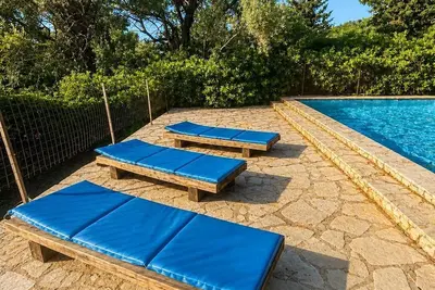 Image de Ulysse77—Ocean-View House with Pool & Garden