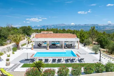 Image de Stunning home in Pridraga