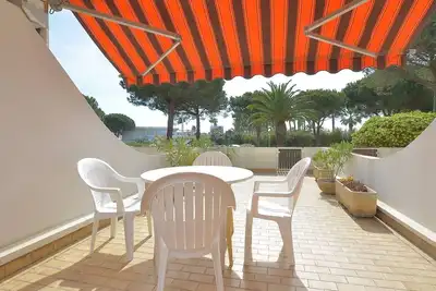 Image de Appartement avec grande terrasse, plage proche