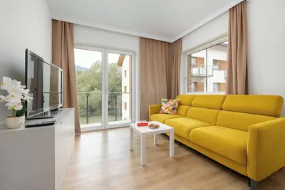 Image de Elegant Apartment with Mountain View | Balcony