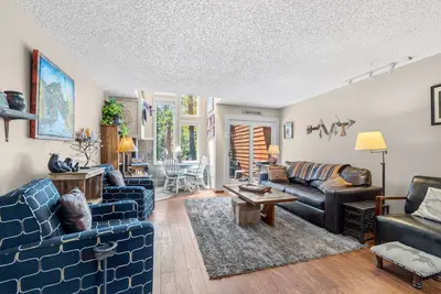Image de Frisco River Townhome  | Within the Village | Steps to Byron Park & Downtown