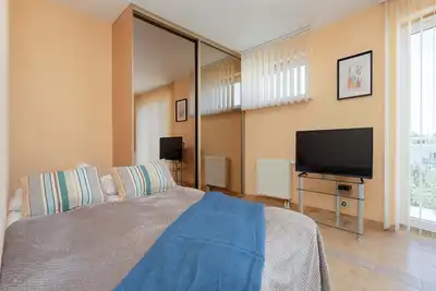 Image de Cozy Studio with a Balcony | Pet-Friendly