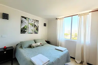 Image de 5th-floor apartment in a condo. Pacific 2800