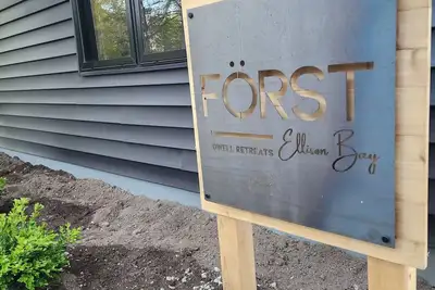 Image de Modern 2-Bedroom Cottage Nestled Away in Northern Door County