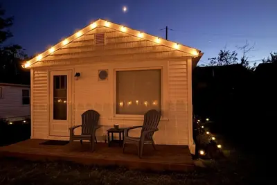 Image de Adorable and Cozy Gotl Cottage - Pet Friendly