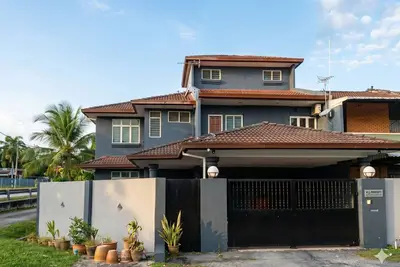 Image de Spacious 2. 5-storey semi detached house near Silk highway toward Kl/Putrajaya.