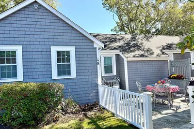 Image de Cozy Cape Cod Cottage- Steps from the Ocean, 2 Bedrooms!