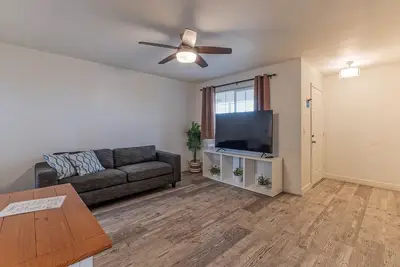 Image de 2br Near Asu • HonorHealth • Tempe Town Lake • Tempe Marketplace