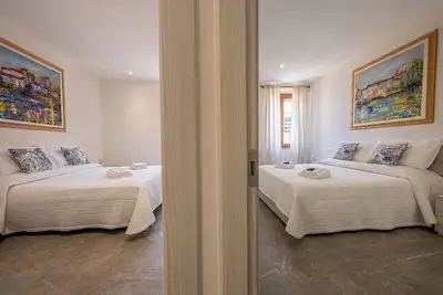 Image de Elegant 2-Bedroom Apartment with Terrace Near the Walls of Lucca