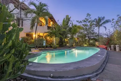 Image de Gated Tropical Condo • 6 Pools • 300m from Beach