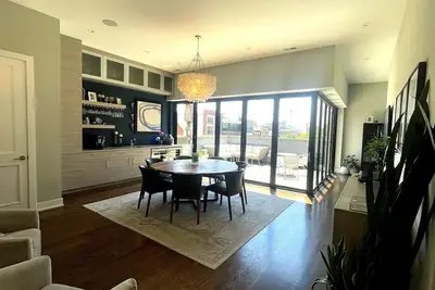 Image de Luxury Oasis in the Heart of the City with Incredible Private Roof Deck & Patio