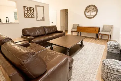 Image de 3 Bedroom Carmel Home, Sleeps 10, Minutes from Downtown Carmel & Grand Park