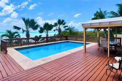 Image de Luxury Waterfront 3 bedroom Villa in St. Croix Private Pool, & Spacious Deck