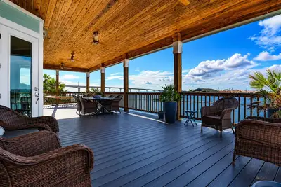 Image de Waterfront Paradise- Private Dock • Boat Slip • Minutes to the Beach