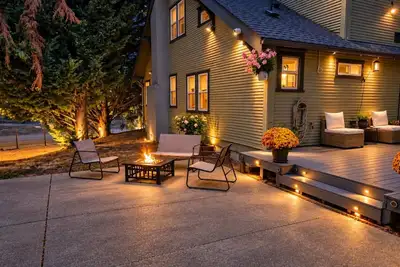 Image de Hot Tub • Fire Pit • Family Fun • Near Jblm