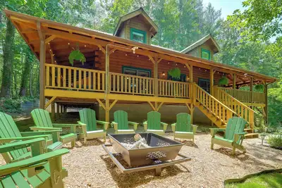 Image de Marion Cabin w/ Wrap-Around Deck & Outdoor Kitchen