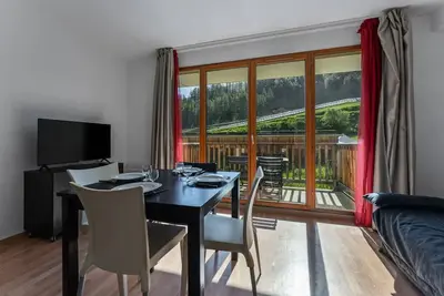 Image de Studio avec vue sur les pistes aux Orres 1800