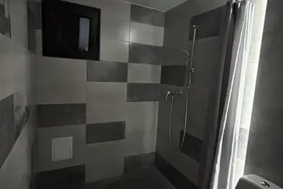 Image de Spacious 6-bedroom building in pleasant Costinești with Ac