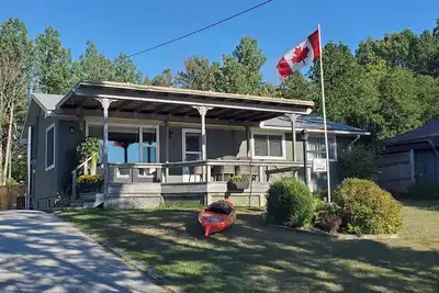 Image de Charming Lakefront Cottage with Spectacular Views