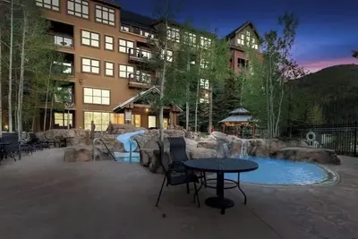 Image de Steps to Gondola! Lux 2Bedroom/3Bath Condo in the Heart of River Run Village!