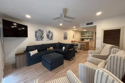 Image de Waterfront Condo with Private Boat Slip and Community Swimming Pool