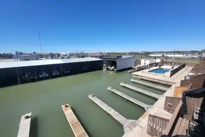 Image de Waterfront Condo with Private Boat Slip and Community Swimming Pool