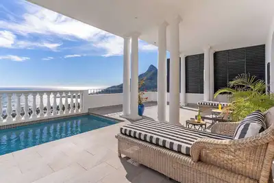 Image de Gatsby Noir Villa - Gorgeous Views, Pool, Camps Bay