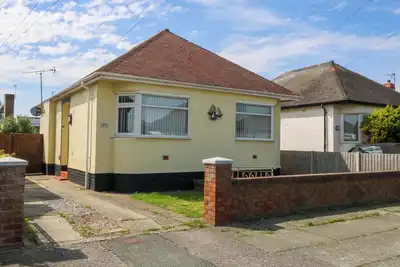 Image de Seaside Bungalow, pet friendly, character holiday cottage in Rhyl