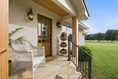 Image de Luxury Golf Course Retreat with Mountain Views