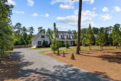 Image de Peaceful & private  4 Br 2 1/2 Bath on 1 Acre in Carthage, 15 minutes from golf.