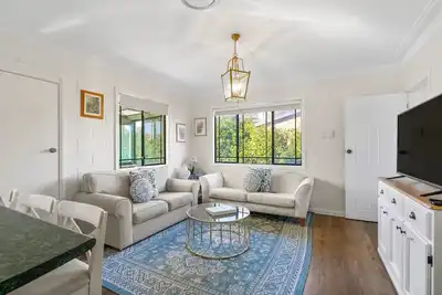 Image de Mountain Views: So close to restuarants and shopping + pet friendly