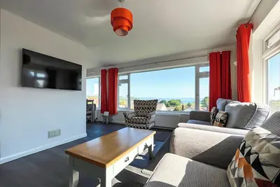 Image de 3 chambres à coucher à Paignton