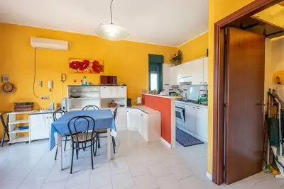 Image de Two-room apartment with a view of Mount Etna in Torre Archirafi, just a few minutes from the beach
