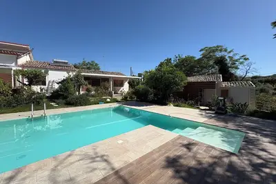 Image de Belle maison de vacances avec climatisation, Wifi, piscine, Tv, patio et vue panoramique
