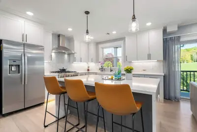 Image de New 3 Bedroom/2 Bathroom Apartment, Free Parking in Quiet Boston Neighborhood