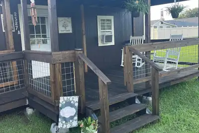 Image de Quaint 1-bedroom cottage with Ac in charming Houma.