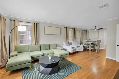 Image de Magnolia Executive Retreat 30+ Day Stays Welcomed - Fast WiFi -