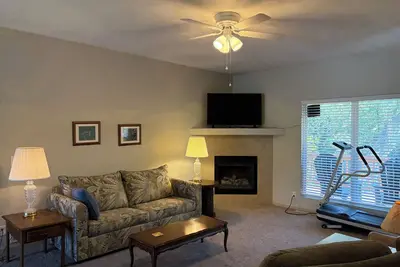 Image de 4-bedroom house in West Omaha, Quiet, Peaceful area