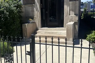 Image de 2-bedroom walkable 2 Blocks University of Chicago & President Obama Center Condo