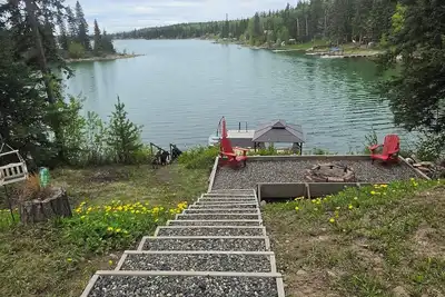 Image de Silver Fox Lakehouse | Lakefront, Hot Tub, Fire Pit & Pet Friendly