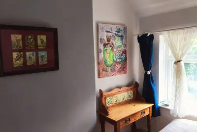 Image de City centre apartment with rural feel