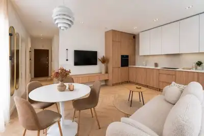 Image de Friends & Family Suite • 3br/90m² • Balcony & Lift