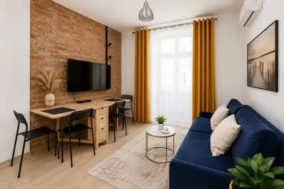Image de Quiet Apartment • 1br • Old Town • A/C & Elevator
