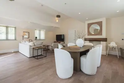 Image de Please note, the property is currently being refurnished and upgraded so furniture and features will differ from the images 