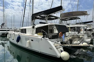 Image de Sun-Kissed Sailing Adventure in Islas Sarónicas