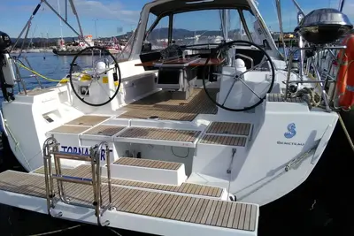 Image de Sun-Kissed Sailing Adventure in Cataluña